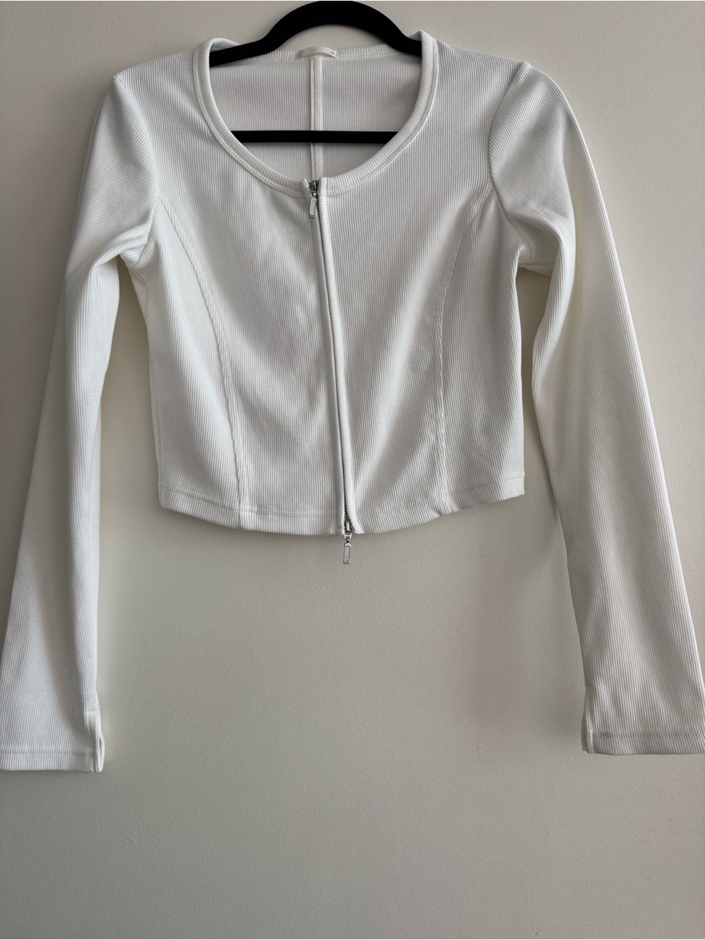 Uniqlo White Ribbed Zip-Front Long Sleeve Crop Top